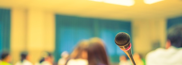 microphone-with-background-people-out-focus.jpg